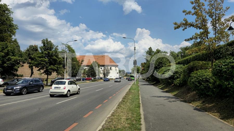 Apartament cu 3 camere nedecomandat în Central