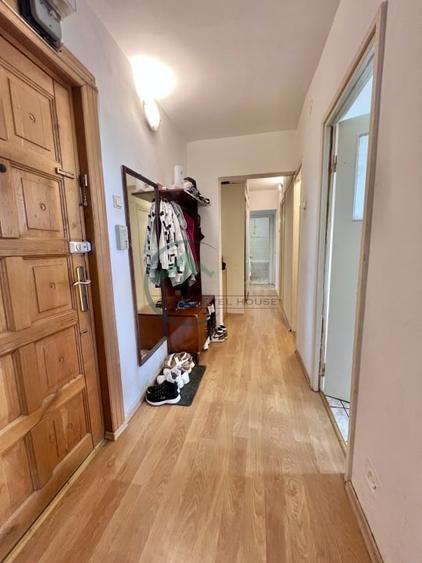 Apartament cu 3 camere decomandat în Astra — fotografia 3