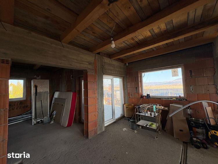 Casă cu 3 camere cu Teren 1400 Mp în Dârste