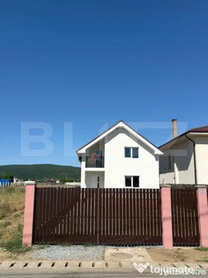 Casă cu 4 camere cu Teren 500 Mp în Gilău
