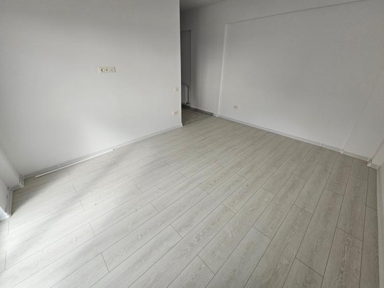 Garsonieră decomandată în Haliu