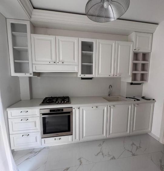 Apartament cu 4 camere decomandat, mobilat în Băneasa
