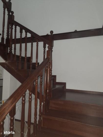 Casă cu 5 camere cu Teren 2000 Mp în Central