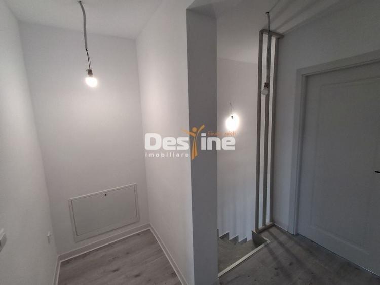 Duplex cu 4 camere cu Canalizare în Valea Adâncă