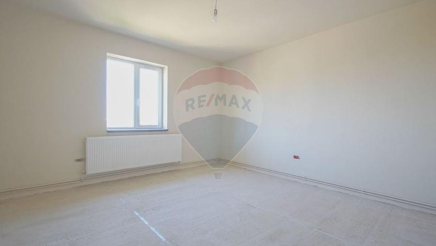 Casă cu 4 camere cu Teren 104 Mp în Centrul Civic