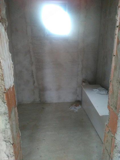 Casă cu Teren 1093 Mp în Central