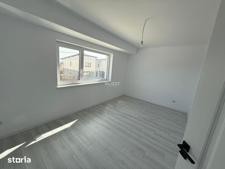 Casă cu 5 camere cu Teren 250 Mp în Valea Lupului