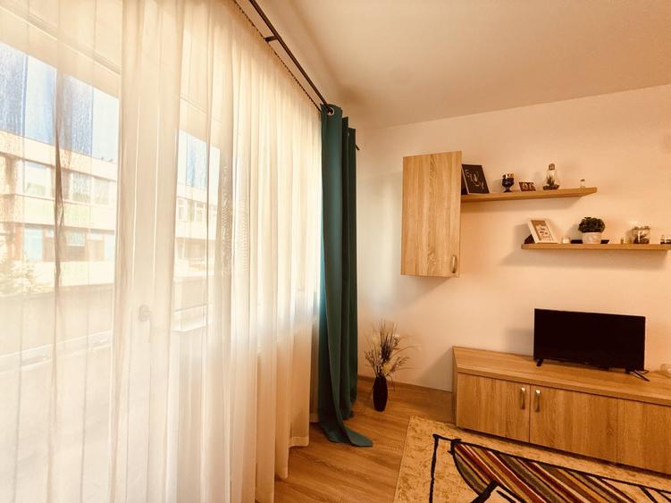Apartament cu 2 camere decomandat, mobilat în Ultracentral