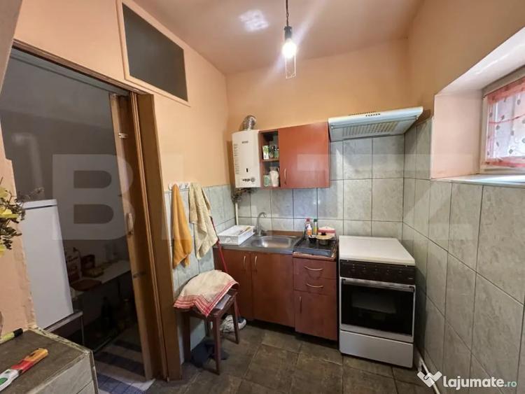 Casă cu 2 camere cu Teren 2963 Mp în Central