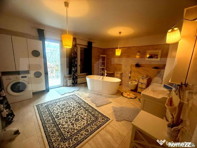 Casă cu 4 camere cu Teren 700 Mp în Central