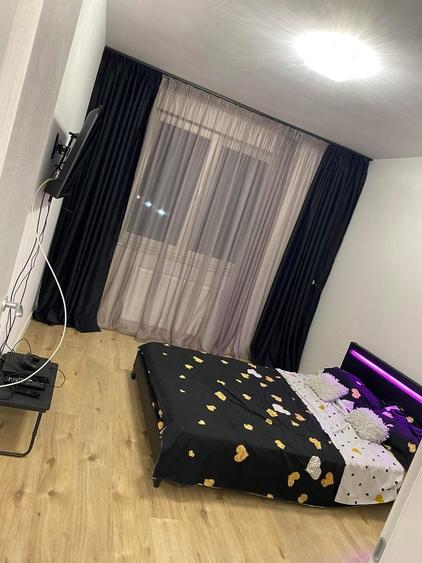 Apartament cu 3 camere decomandat în Olteni