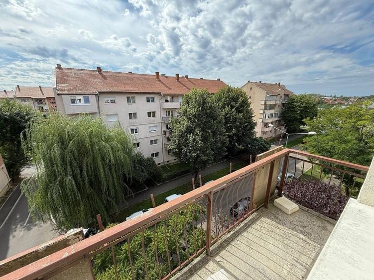 Apartament cu 2 camere decomandat în Carpați 2