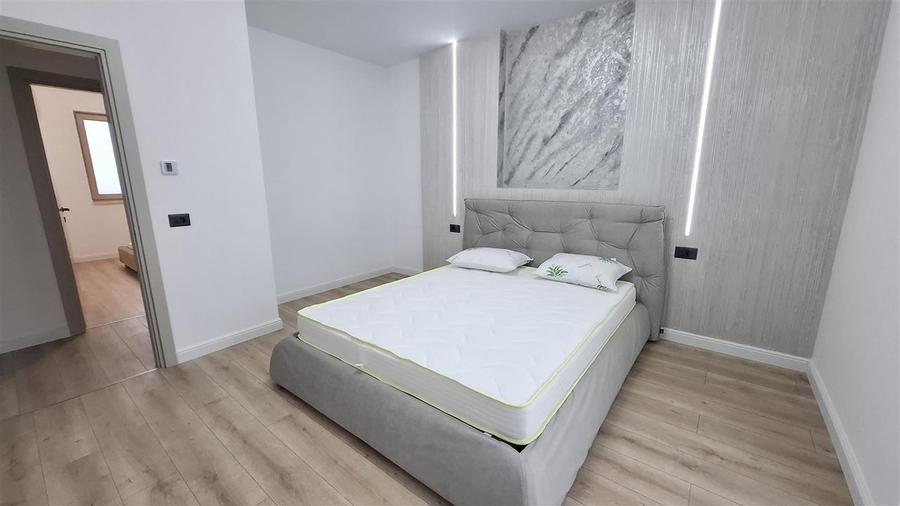 Casă cu 4 camere cu Canalizare în Valea Lupului