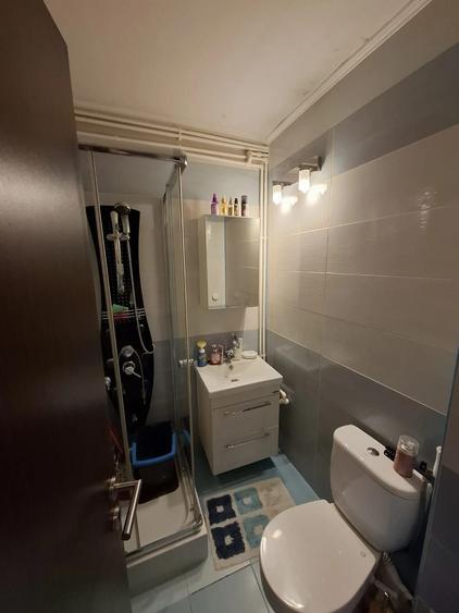 Apartament cu 4 camere decomandat în Sud