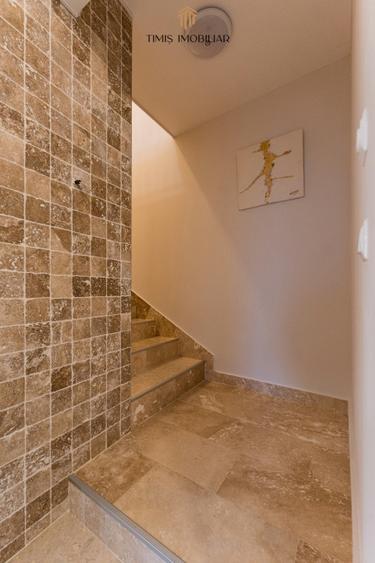Duplex cu 6 camere cu Canalizare în Dumbrăvița