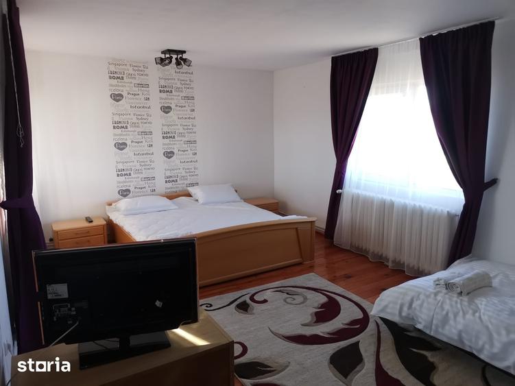 Casă cu 5 camere cu Teren 1000 Mp în Comarnic