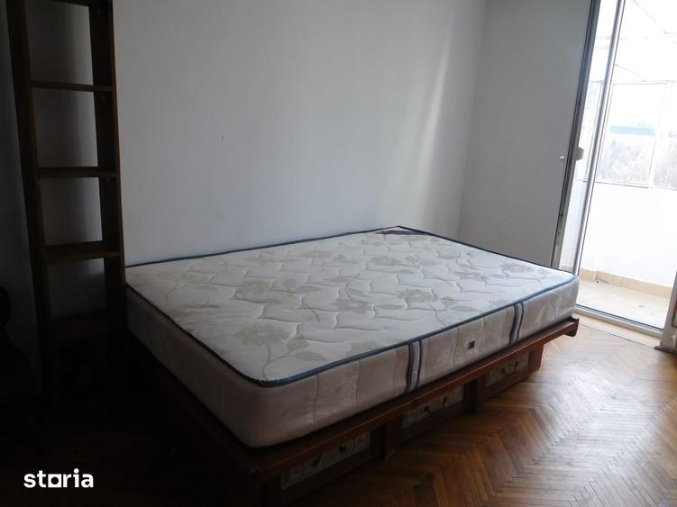 Apartament cu 3 camere în Plopilor