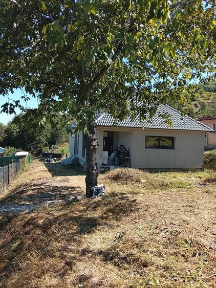 Casă individuală cu 3 camere cu Teren 630 Mp în Săcel