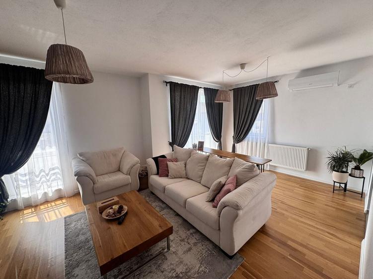 Apartament cu 3 camere decomandat, mobilat în Șelimbăr