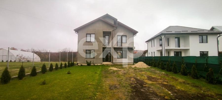 Casă individuală cu 5 camere cu Teren 1060 Mp în Exterior Vest