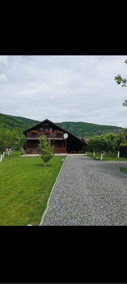Casă cu 3 camere în Moldovenești