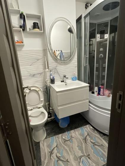 Apartament cu 3 camere semidecomandat în Ceardac