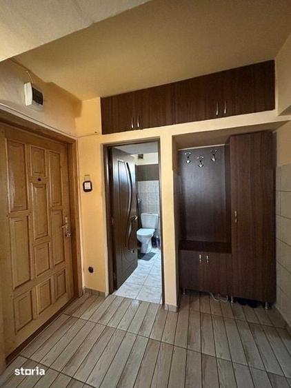 Vand apartament 2 camere, decomandat, zona Pietei - 5