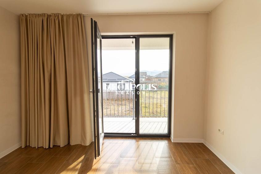Duplex cu 5 camere cu Canalizare în Tărlungeni