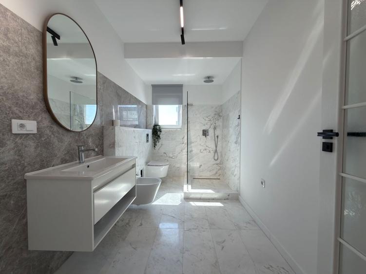 Apartament cu 4 camere decomandat, mobilat în Pipera