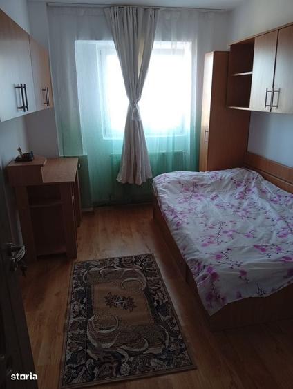 Apartament cu 3 camere decomandat în Sud
