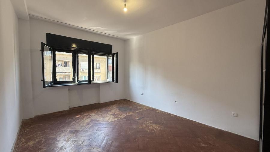 Apartament cu 3 camere decomandat în Universitate