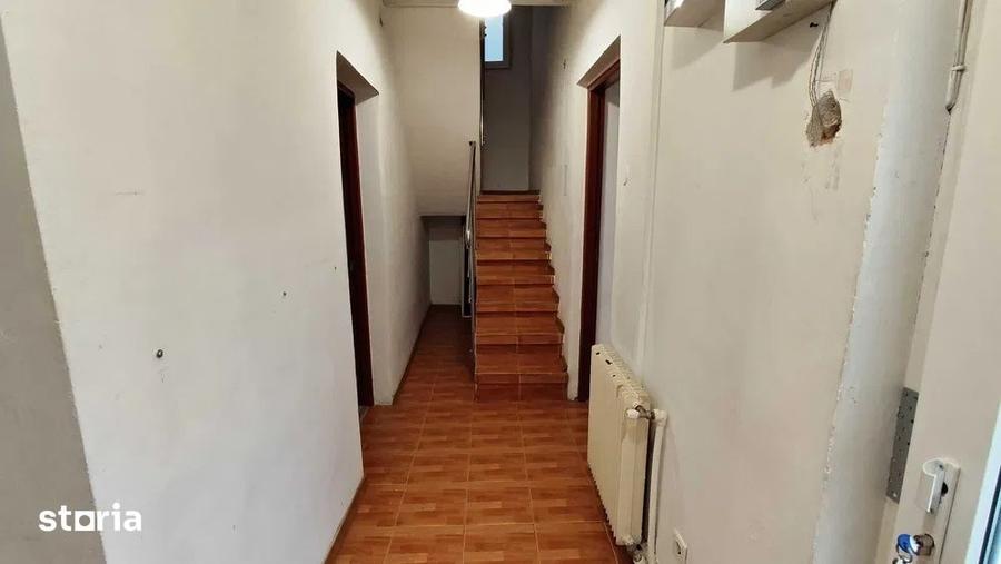 Casă cu 6 camere cu Teren 165 Mp în Centrul Civic
