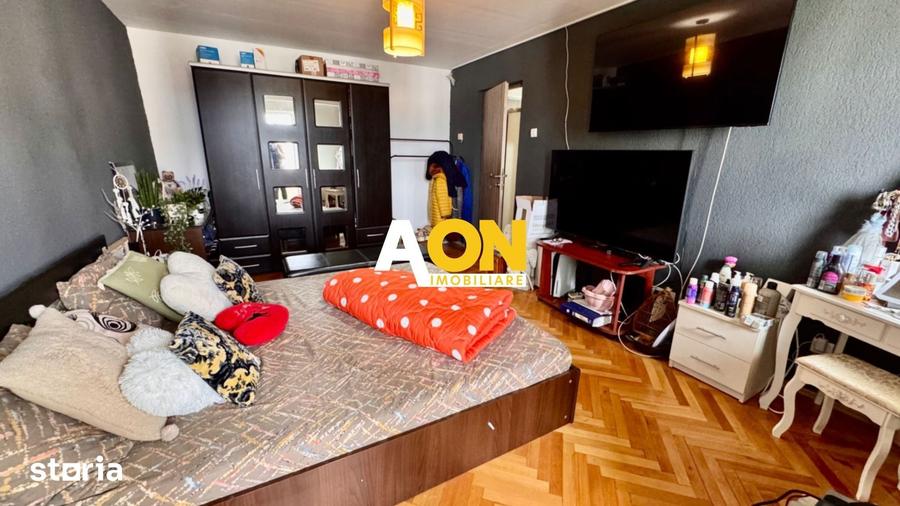 Apartament cu 3 camere decomandat în Cetate
