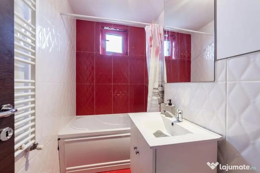 Apartament cu 3 camere semidecomandat în Mărășești