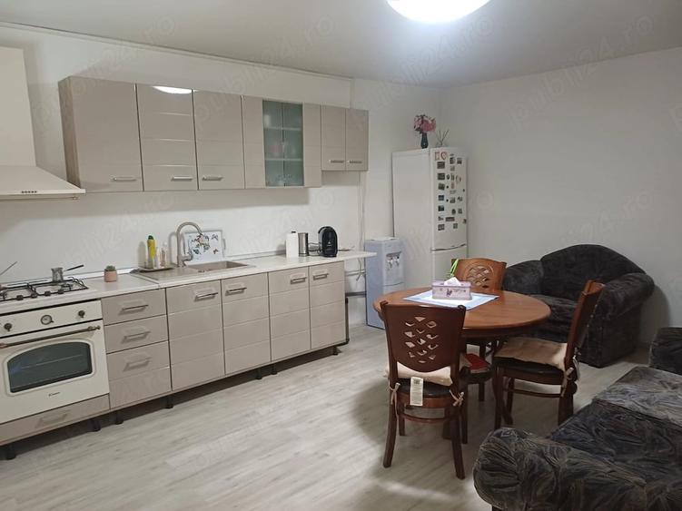 Casă cu 4 camere cu Teren 250 Mp în Exterior Vest