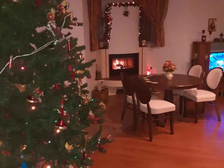 Casă cu 5 camere în Roșu