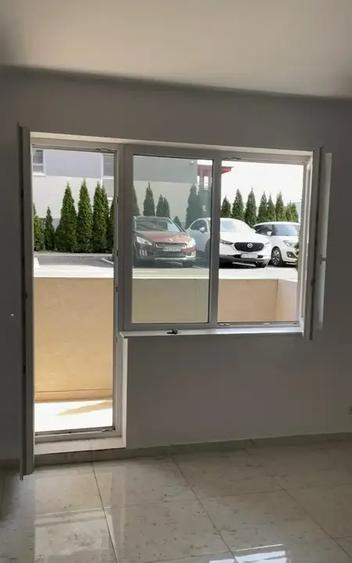 Apartament cu 3 camere semidecomandat în Militari