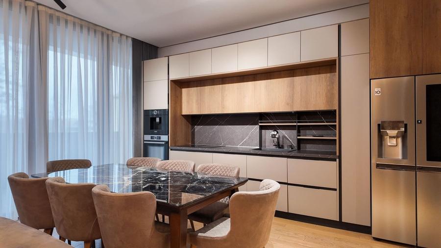 Apartament cu 5 camere decomandat, mobilat în Floreasca