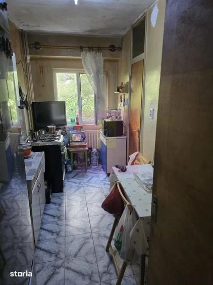 Apartament cu 3 camere în Tei