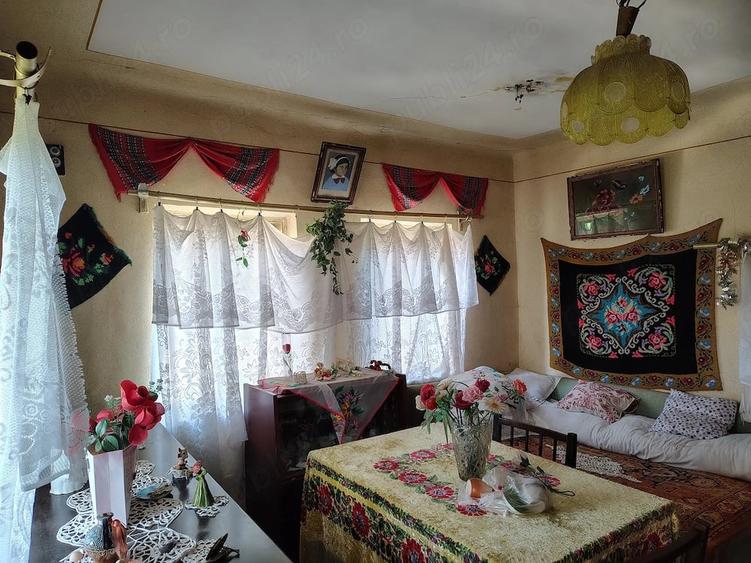 Casă cu Teren 1100 Mp în Stroești