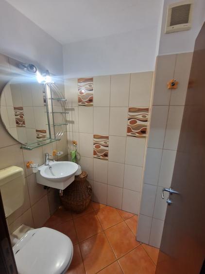 Apartament cu 3 camere decomandat în Nerva Traian