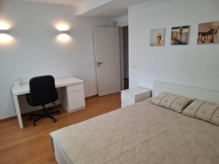 Apartament cu 4 camere decomandat în Central