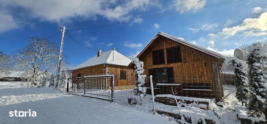 Casă cu 7 camere semidecomandat cu Teren 3900 Mp în Șuncuiuș