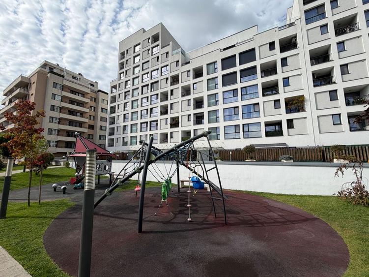 Apartament cu 3 camere, mobilat în Iancu Nicolae