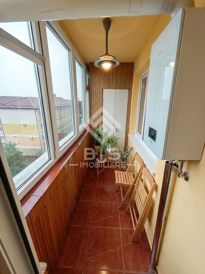 Apartament cu 4 camere semidecomandat în Central