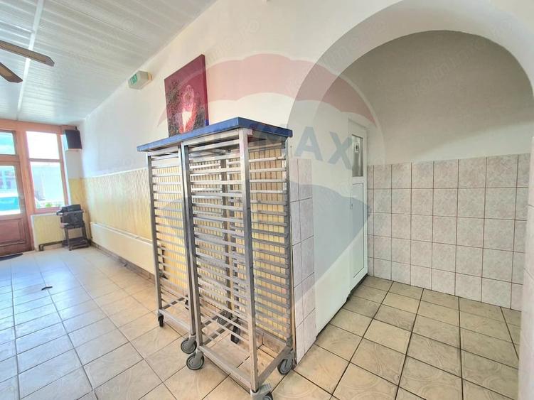 Spațiu comercial, de 147 mp, în Bujac