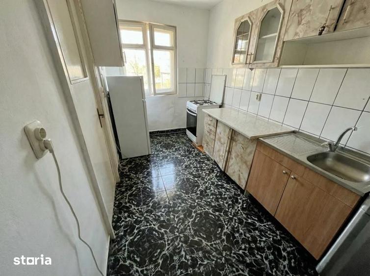 Apartament cu 3 camere decomandat în Rahova