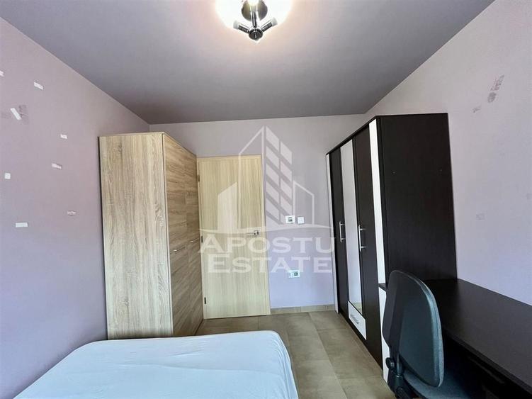 Apartament cu 3 camere semidecomandat, mobilat în Vest
