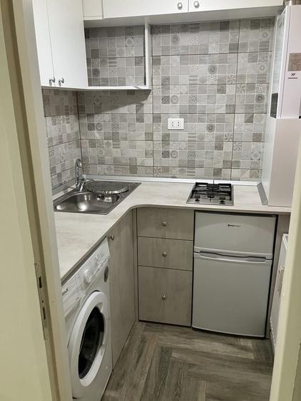 Garsonieră decomandată în Central