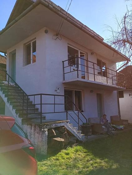 Casă cu Teren 1700 Mp în Central